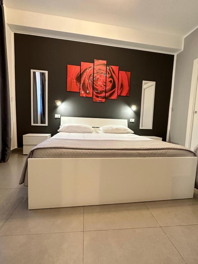 Hotel Le Tre Rose à Terrasini Extérieur photo